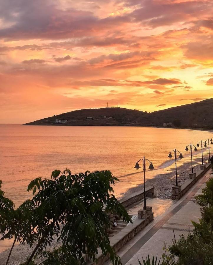 Sevilia Rooms Qeparo Bagian luar foto