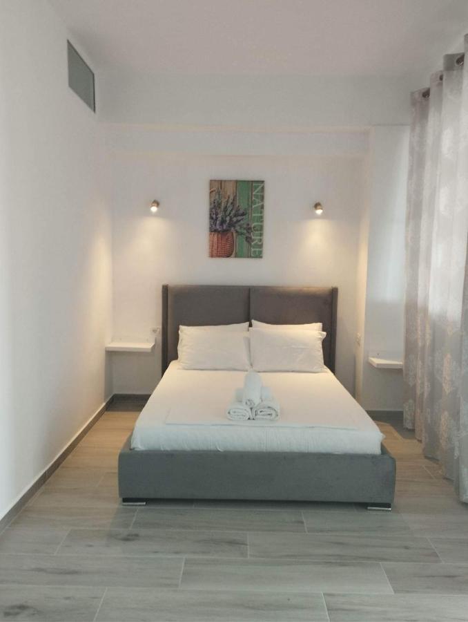 Sevilia Rooms Qeparo Bagian luar foto