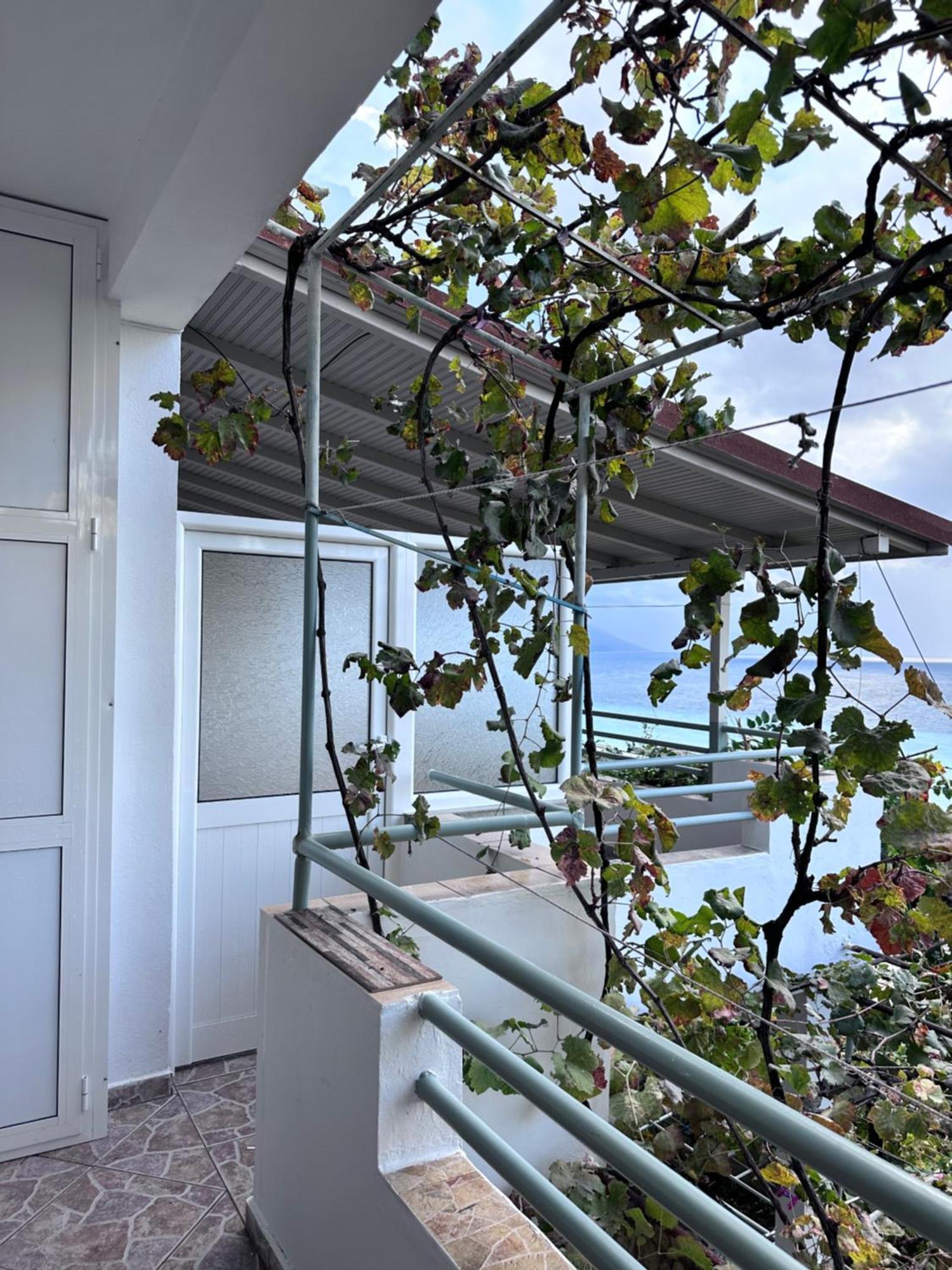 Sevilia Rooms Qeparo Bagian luar foto
