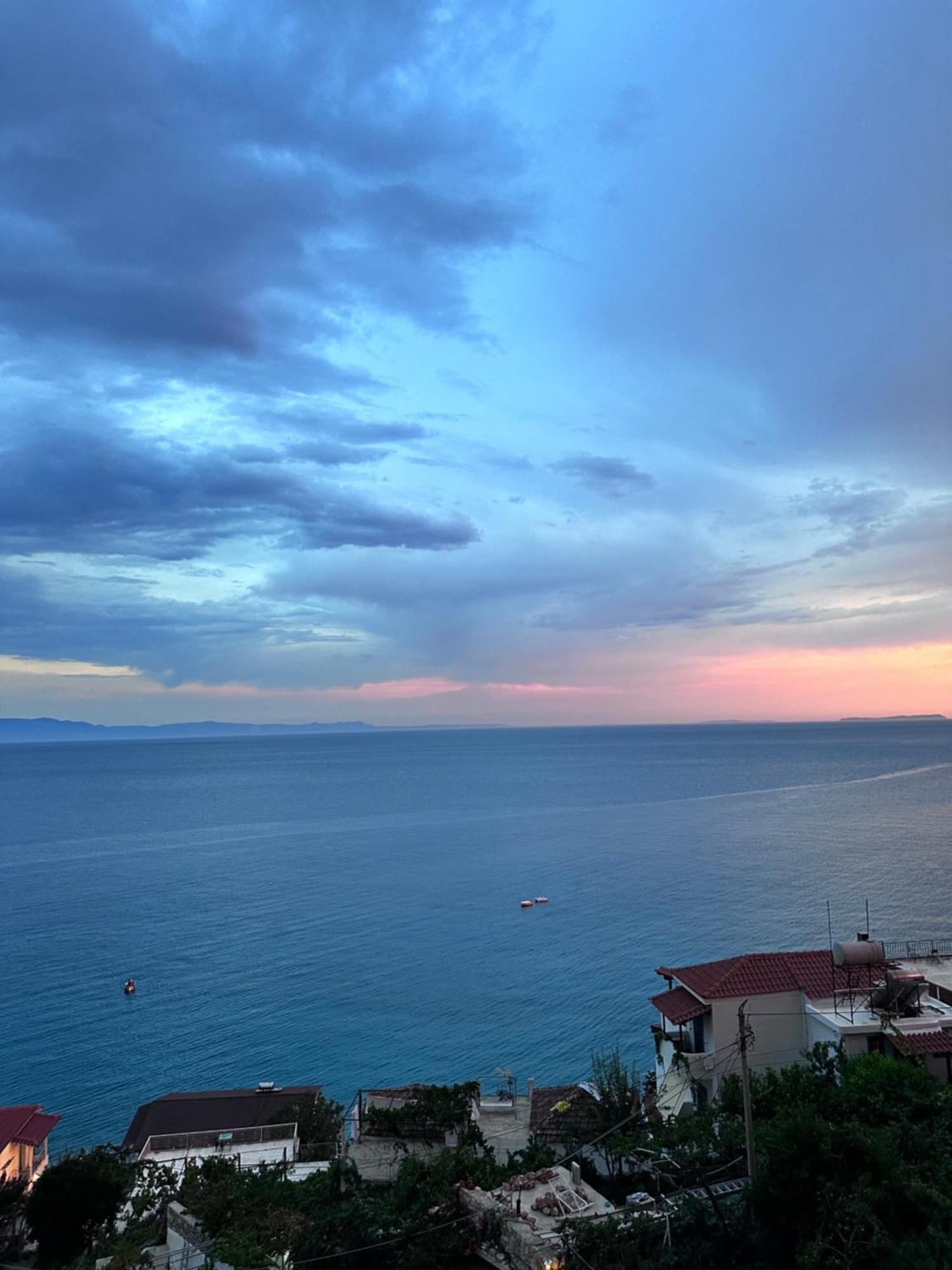 Sevilia Rooms Qeparo Bagian luar foto
