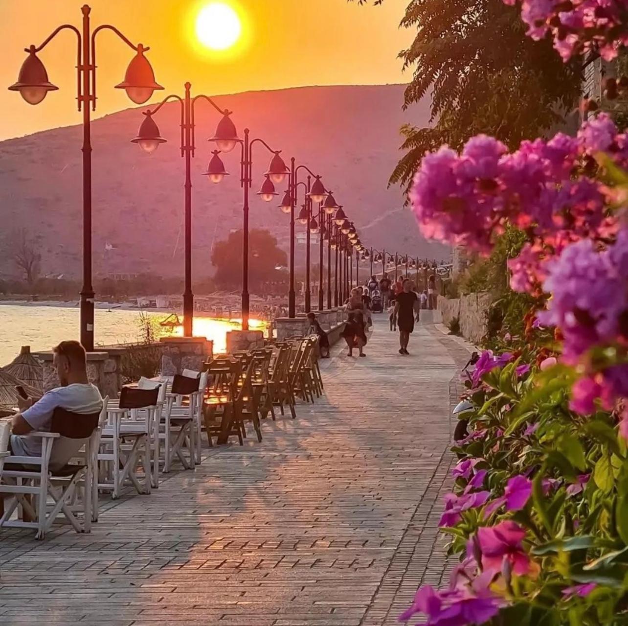 Sevilia Rooms Qeparo Bagian luar foto
