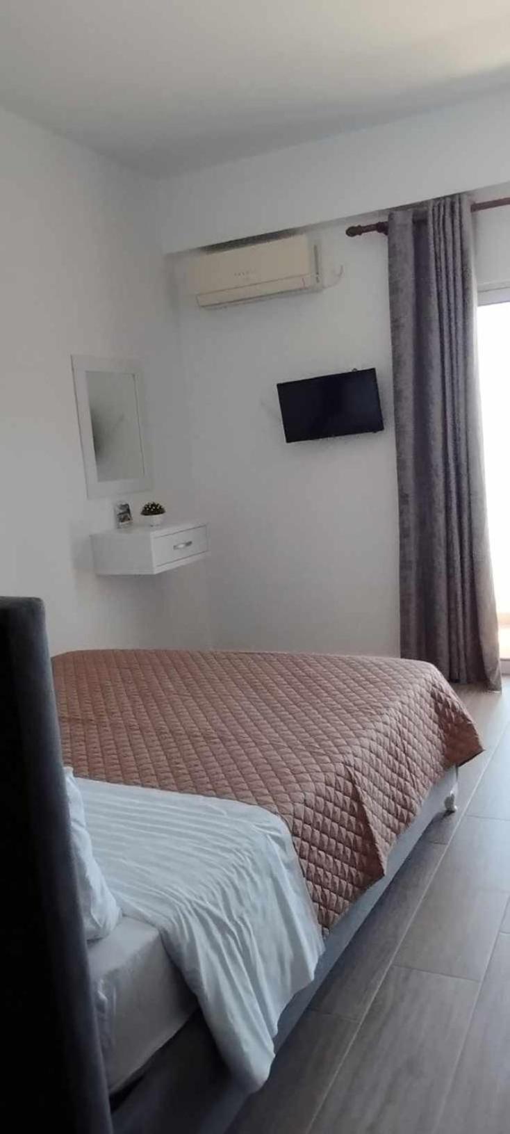 Sevilia Rooms Qeparo Bagian luar foto