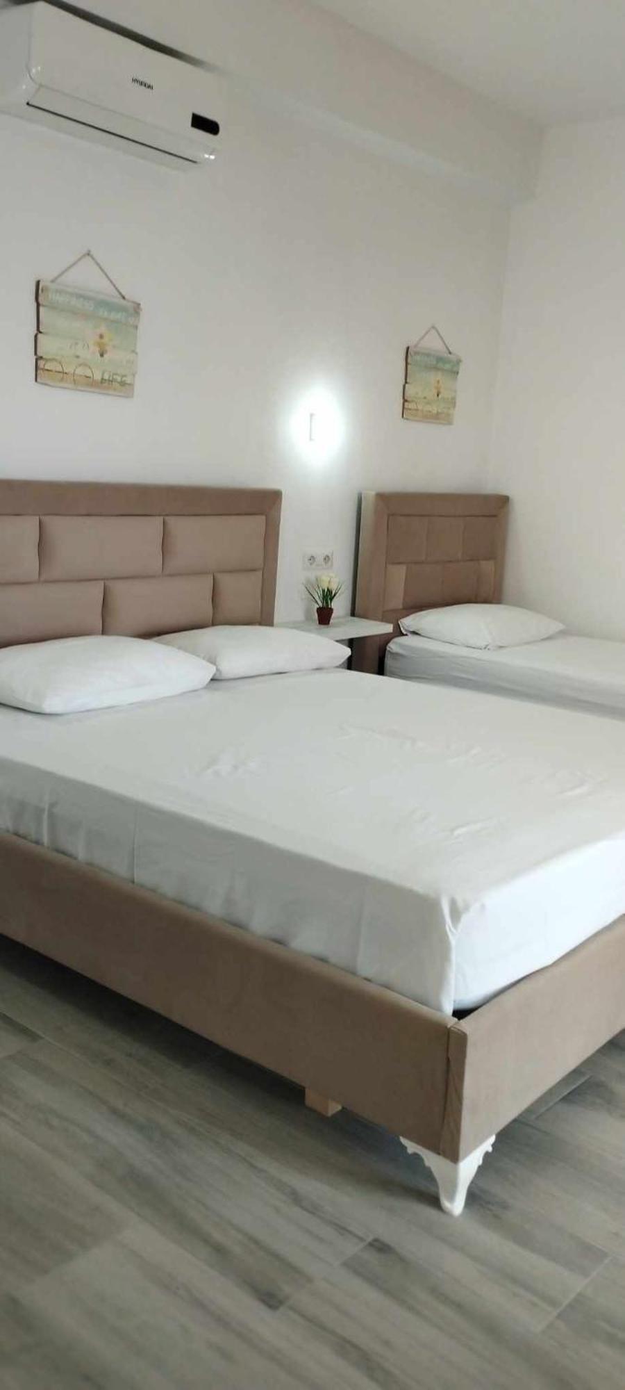 Sevilia Rooms Qeparo Bagian luar foto