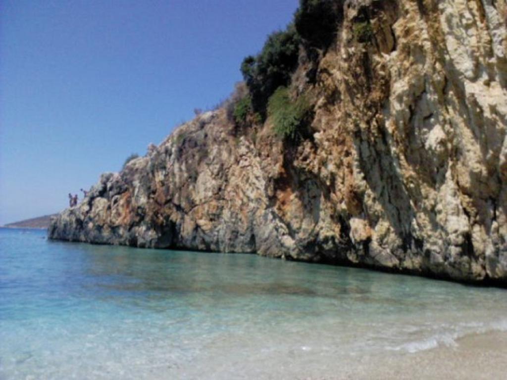 Sevilia Rooms Qeparo Bagian luar foto