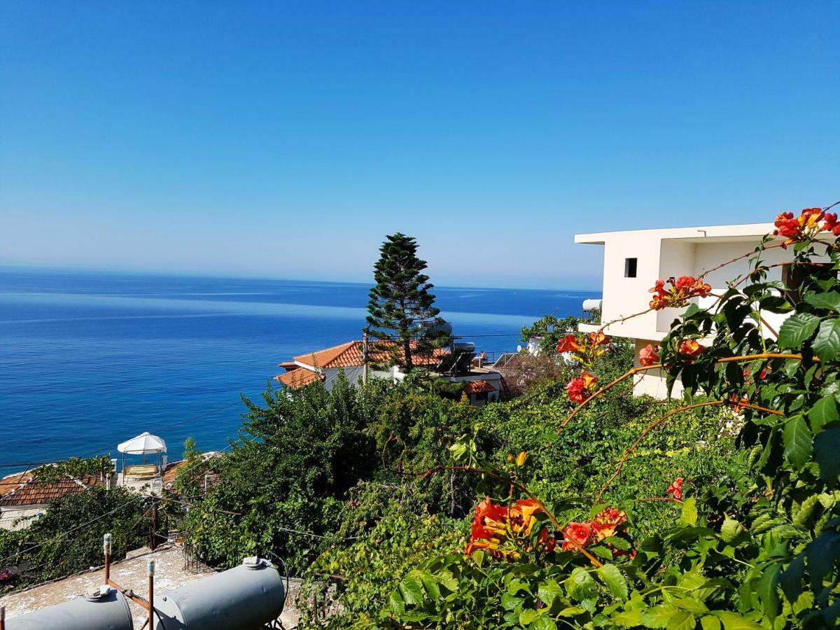 Sevilia Rooms Qeparo Bagian luar foto